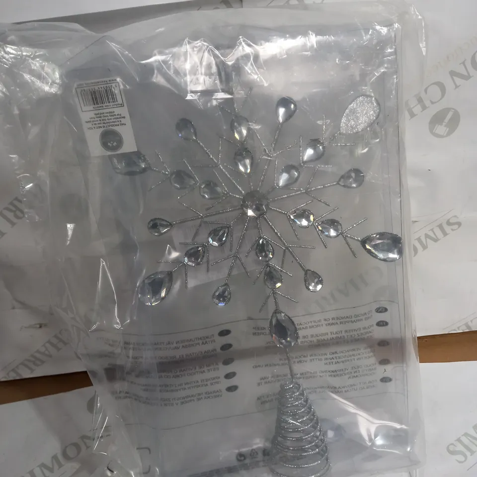 DESIGNER SILVER FINISH SNOWFLAKE TREE TOPPER RRP £12.99