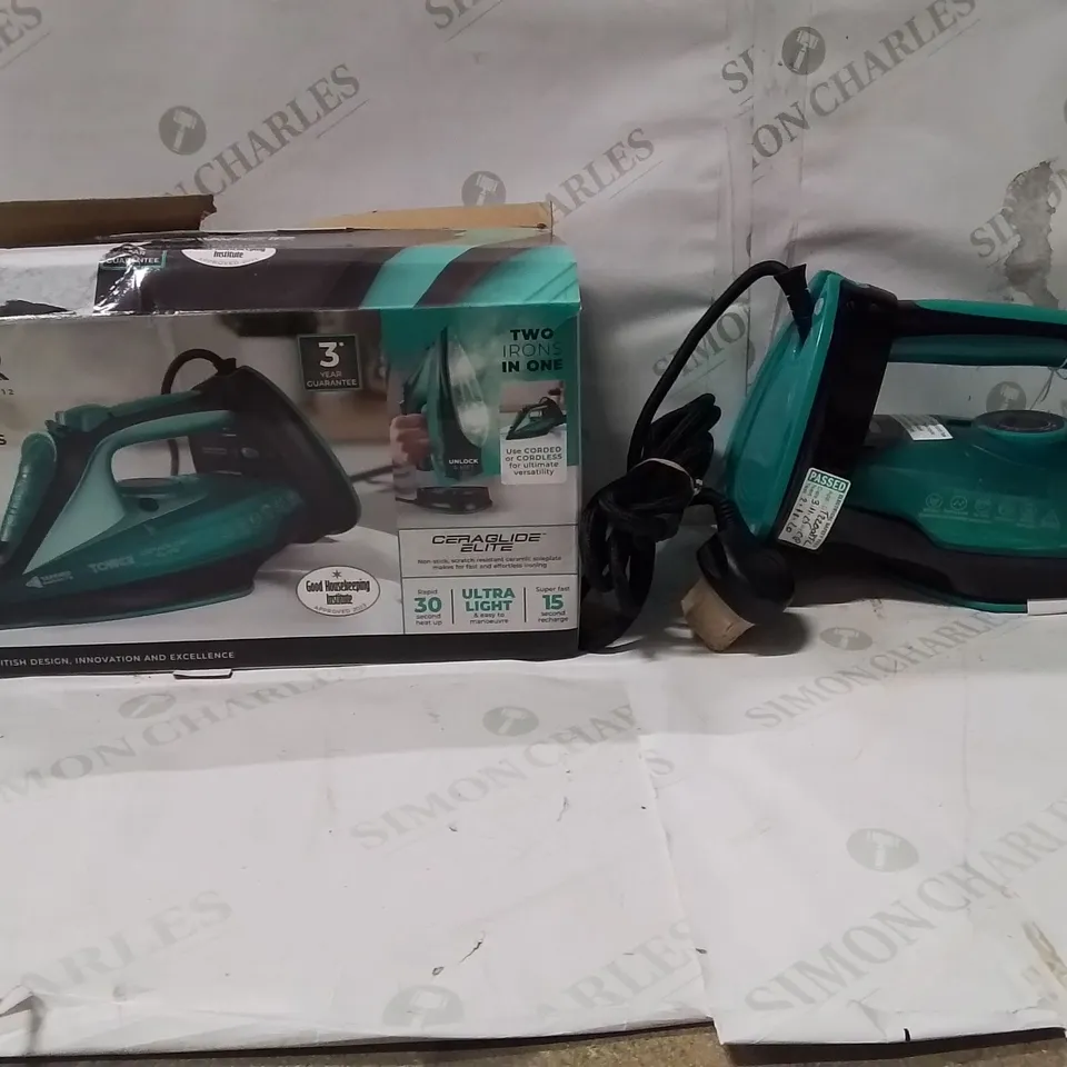 BOXED TOWER  2 IN 1 STEAM IRON GREEN