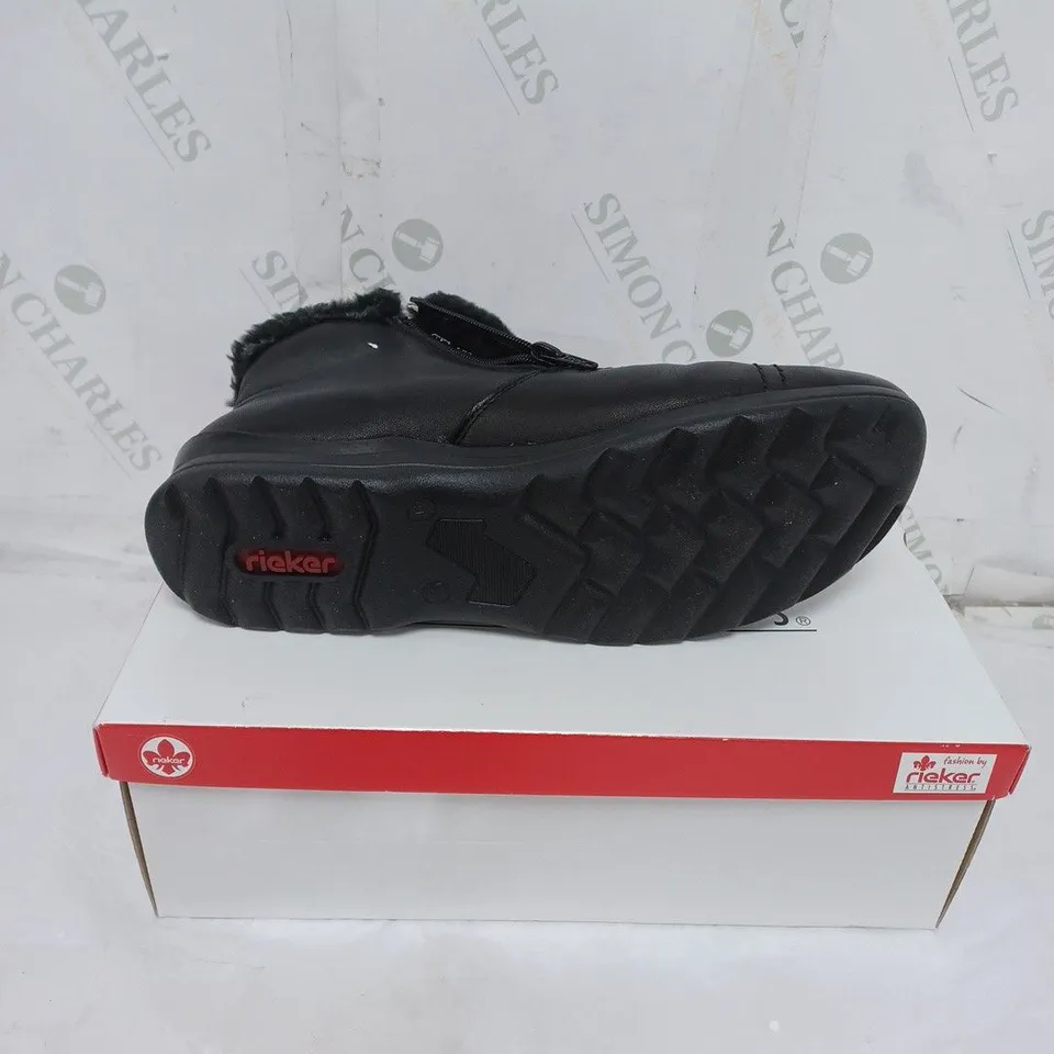 BOXED RIEKER ANTISTRESS LADIES BLACK FLEECE LINED BOOTS ZIP FASTENING. SIZE EU 41
