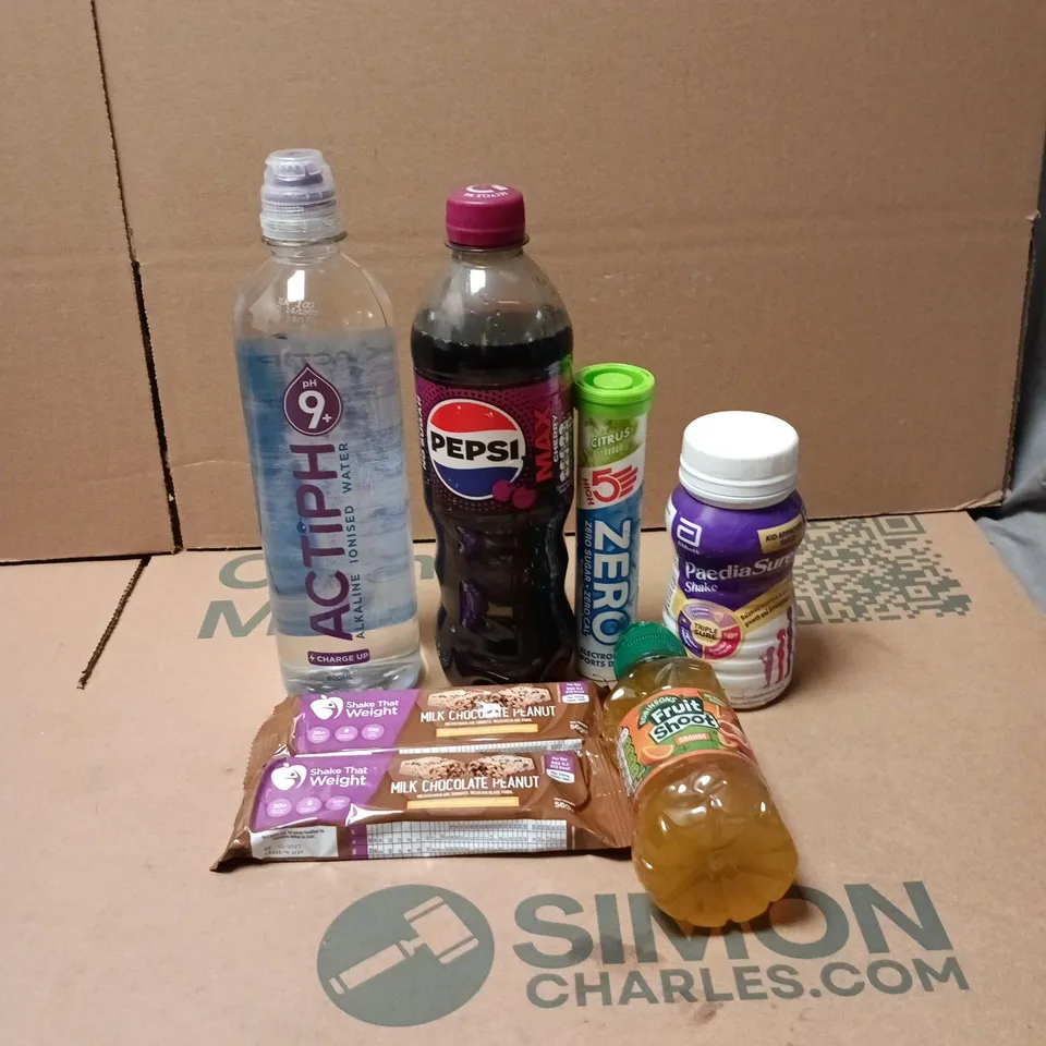 TOTE OF APPROXIMATELY 20 ASSORTED FOOD/DRINK ITEMS TO INCLUDE SHAKE THAT WEIGHT BARS, PEPSI MAX CHERRY, ACTIPH ALKALINE IONISED WATER, PEADIA SURE SHAKE ETC
