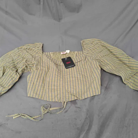 LEVIS WOMENS LOW CUT TOP SIZE UNSPECIFIED