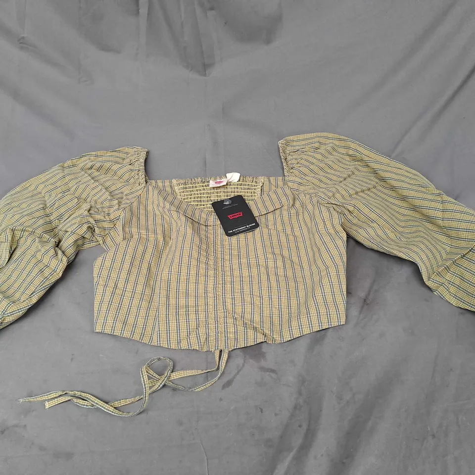 LEVIS WOMENS LOW CUT TOP SIZE UNSPECIFIED