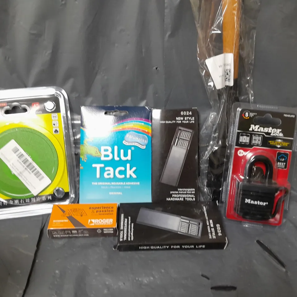 APPROXIMATELY 14 ASSORTED HOUSEHOLD ITEMS TO INCLUDE MASTER LOCK, BLU TACK, TOOL SET, ETC