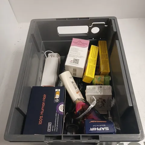 TOTE OF APPROXIMATELY 12 ASSORTED HEATH AND BEAUTY ITEMS TO INCLUDE: DR SQUATCH FRESH FALLS SHAMPOO