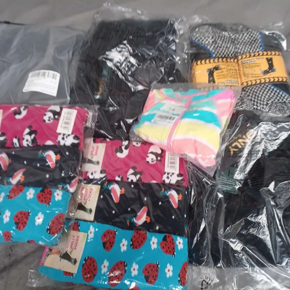 LARGE QUANTITY OF ASSORTED CLOTHING ITEMS TO INCLUDE SOCKS, TANK TOP, SWIMSUIT, ETC - COLLECTION ONLY