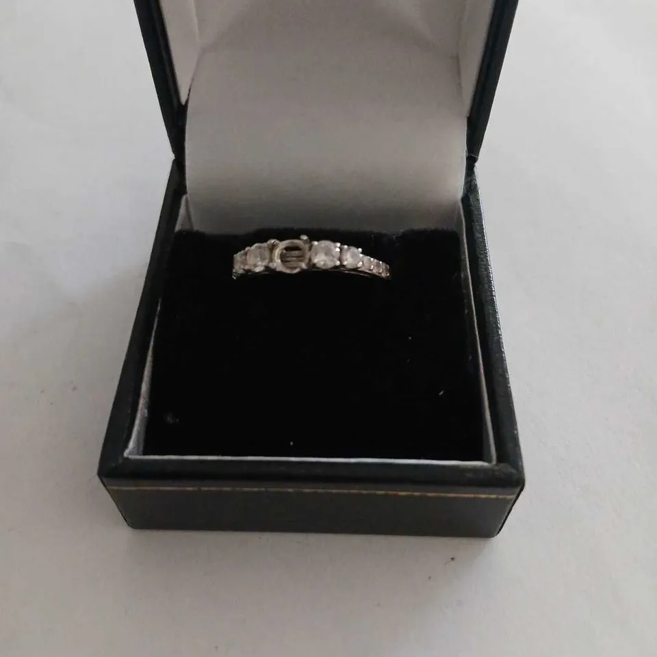 TEN ASSORTED STERLING SILVER RINGS