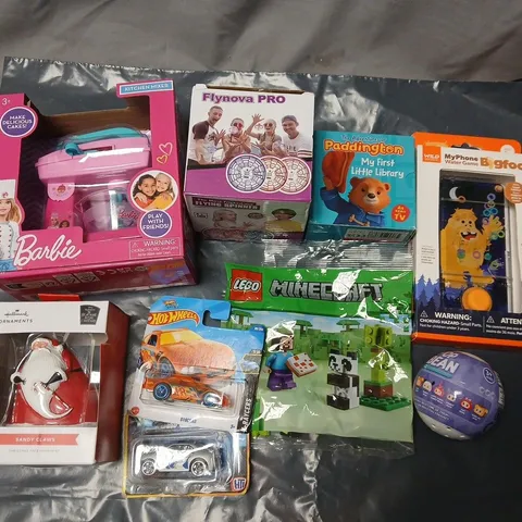 LOT OF 12 ASSORTED TOYS AND GAMES TO INCLUDE BARBIE KITCHEN MIXER AND HOT WHEELS 
