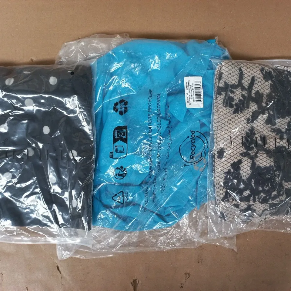 APPROXIMATELY 20 ASSORTED CLOTHING AND FASHION PRODUCTS IN VARIOUS STYLES AND SIZES - COLLECTION ONLY