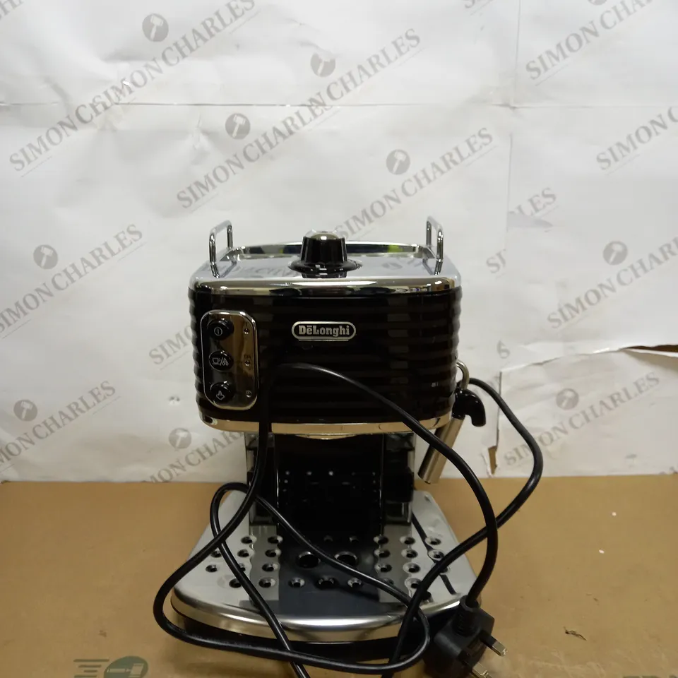 DELONGHI SCULTURA ESPRESSO & CAPPUCCINO COFFEE MAKER