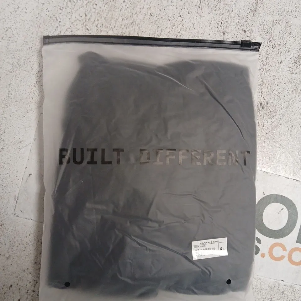 BAGGED BUILT DIFFERENT CREW T-SHIRT IN BLACK SIZE XL