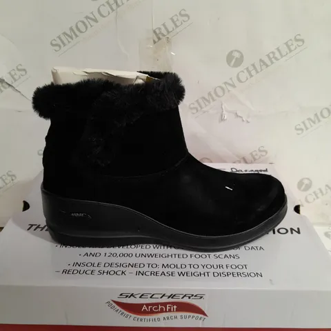 SKECHERS BLACK WEDGE BOOTS - SIZE 5.5