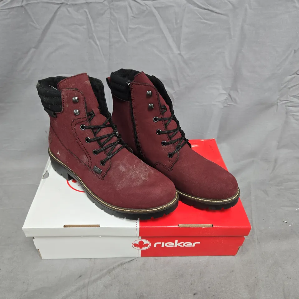 BOXED PAIR OF RIEKER BURGUNDY ANKLE BOOTS - UK SIZE 6.5