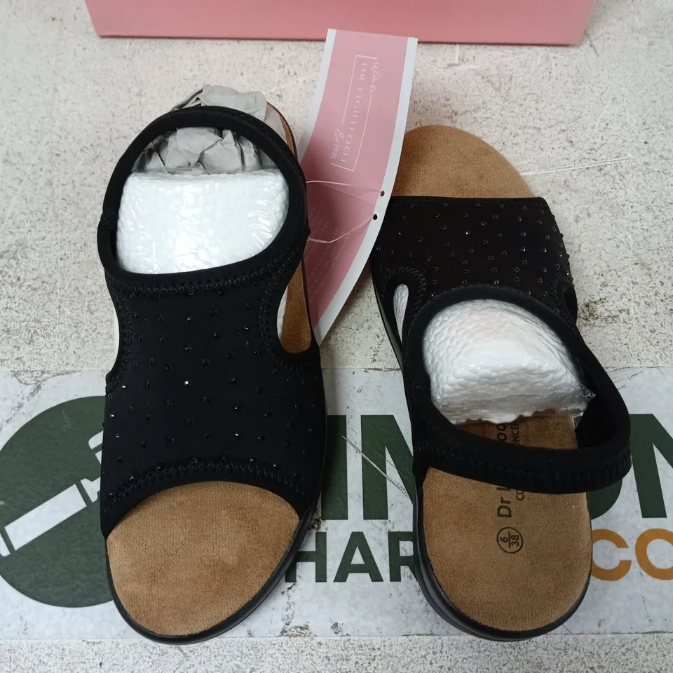 BOXED PAIR OF DR LIGHTFOOT JENNY BLACK SHOES - 5