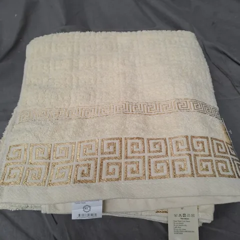 LOT OF 4 BATH TOWELS - YELLOW