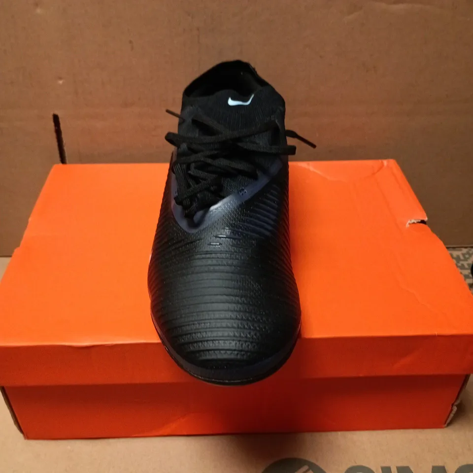 NIKE PHANTOM 6 LOW PRO FG FOOTBALL BOOTS – BLACK/WHITE, UK 13
