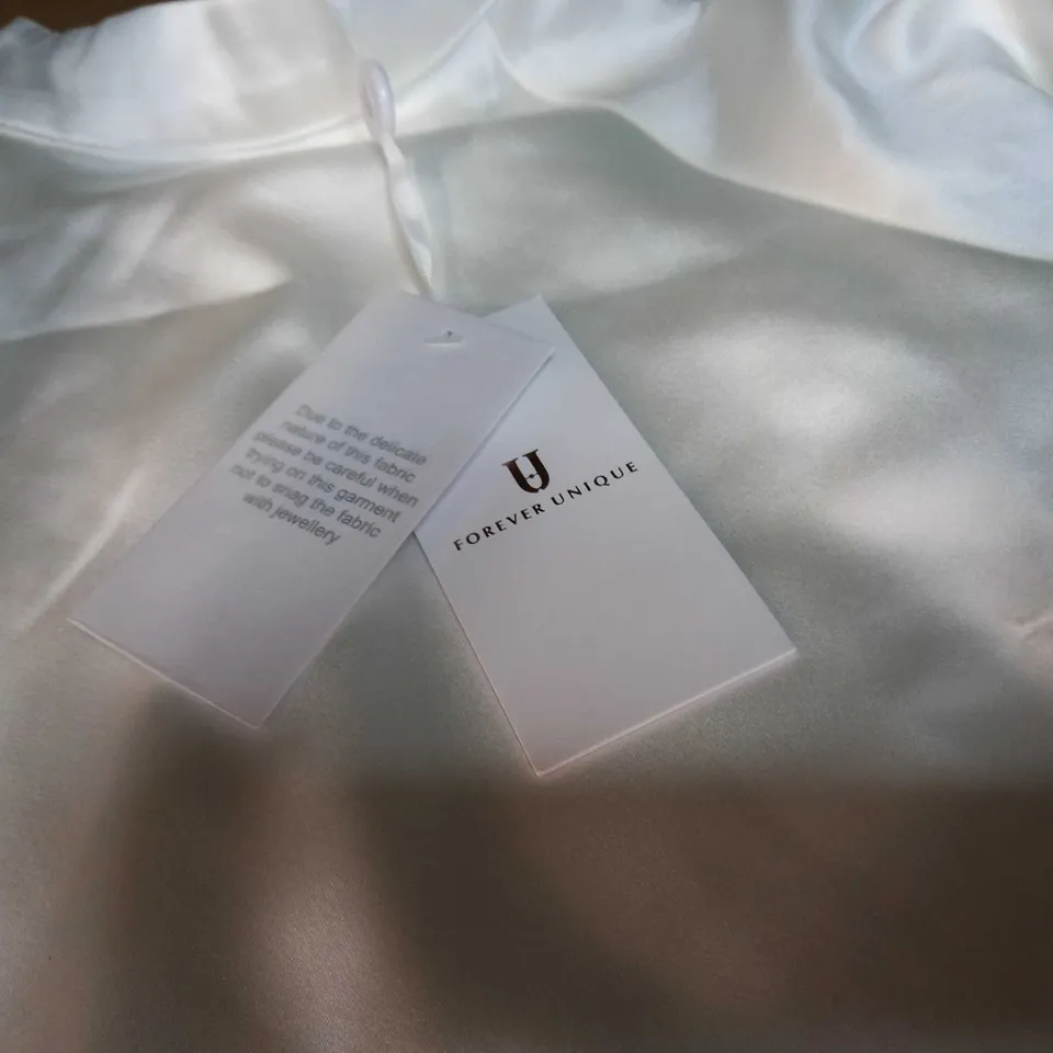 FOREVER UNIQUE WHITE SATIN/NET DETAILED STATEMENT MIDI DRESS - SIZE 8