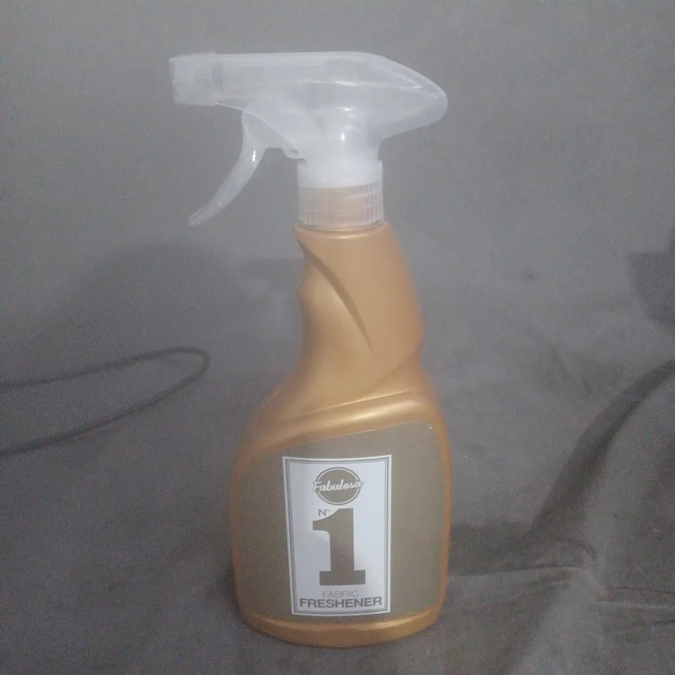 APPROXIMATELY 12 ASSORTED HOUSEHOLD LIQUIDS INCLUDING FABRIC FRESHENER , MULTI PURPOSE CLEANER AND ASTONISH TOILET FRESH 