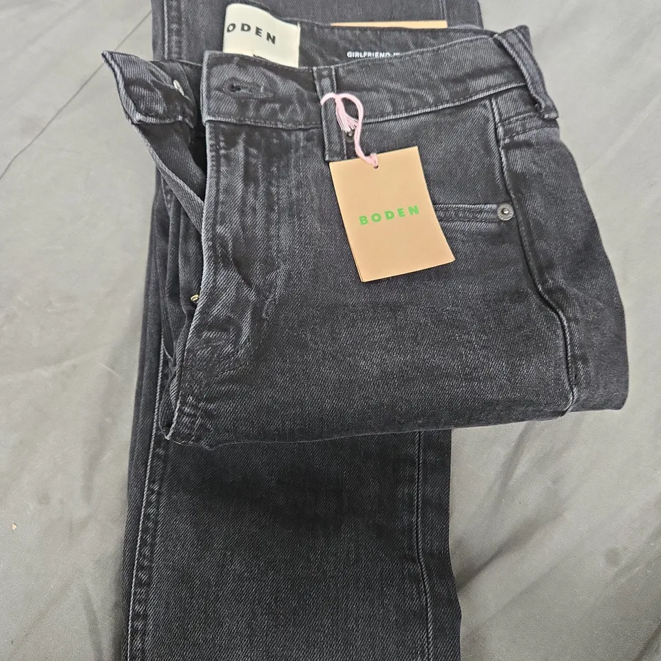 BODEN JEANS IN BLACK SIZE W27 