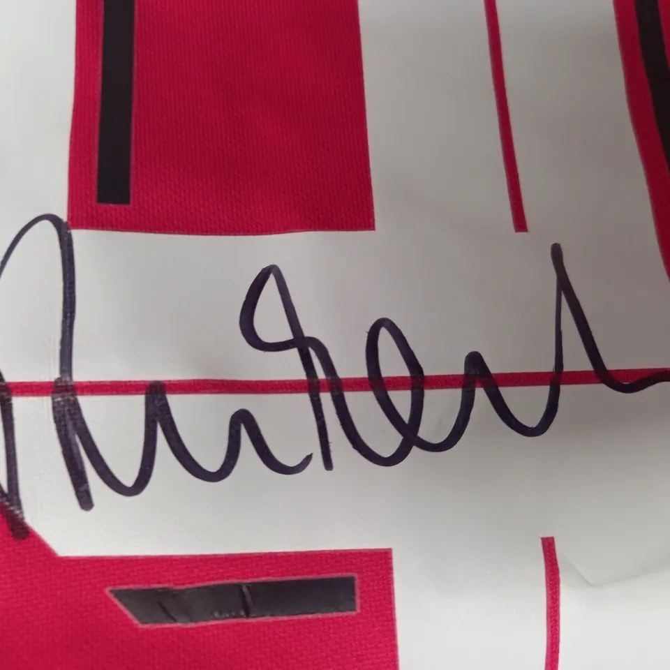 LIVERPOOL FOOTBALL CLUB ROBBIE FOWLER SIGNED 2000 HOME SHIRT SIZE LARGE