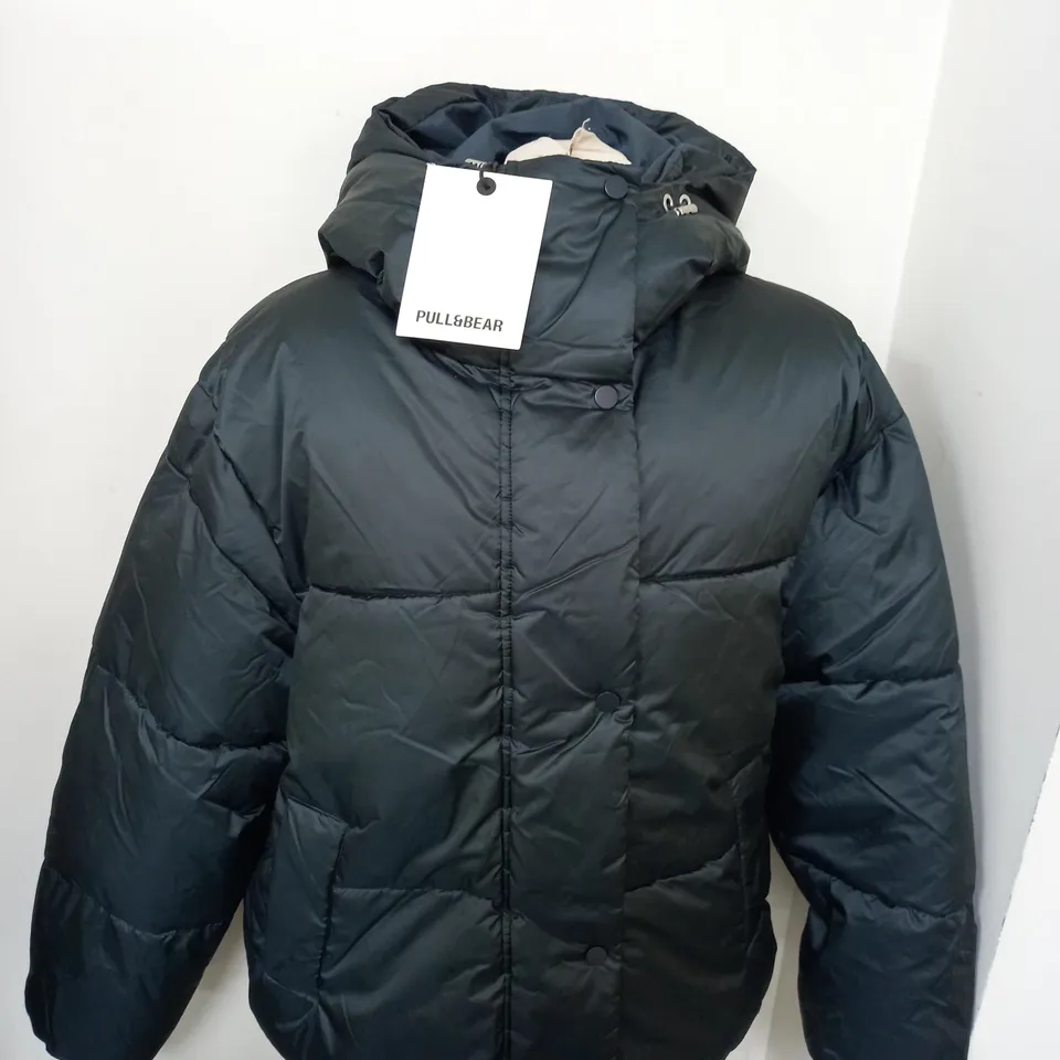 PULL AND BEAR PADDED COAT SIZE M