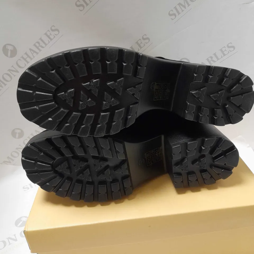 KOI ASTRO STAR AND MOON CHUNKY BLACK SUEDE/GOLD BOOTS - SIZE 7	