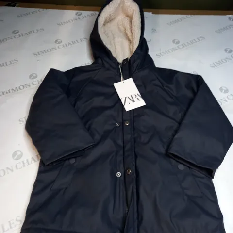 BOYS ZIPPED AND BUTTONED FISHERMAN WATERPROOF COAT SIZE 3-4 YEARS