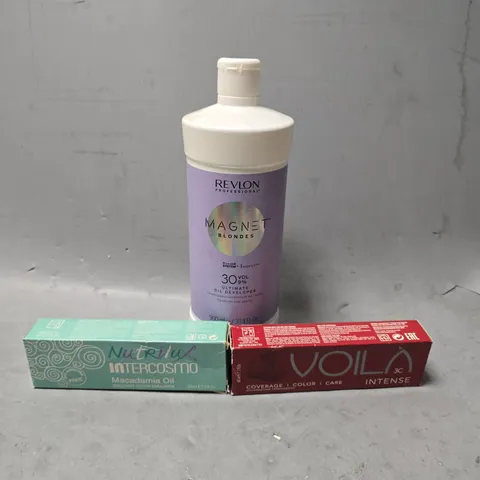 BOX OF APPROXIMATELY 12 ASSORTED HEALTH & BEAUTY ITEMS TO INCLUDE - NUTRILUX INTERCOSMO MACADAMIA OIL , VOILA COVERAGE COLOR CARE INTENSE ,REVLON MAGNET OIL DEVELOPER 