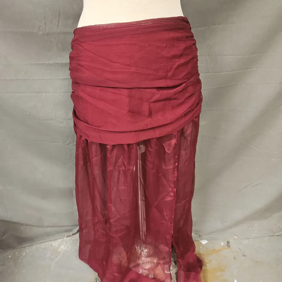 WHITE FOX ON STAGE MAXI SKIRT IN BURGUNDY SIZE M