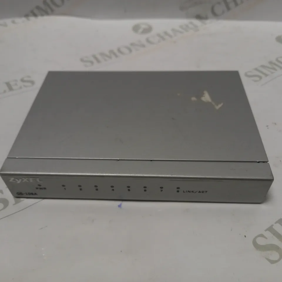 ZYXEL GS-108A 8-PORT DESKTOP GIGABIT ETHERNET SWITCH