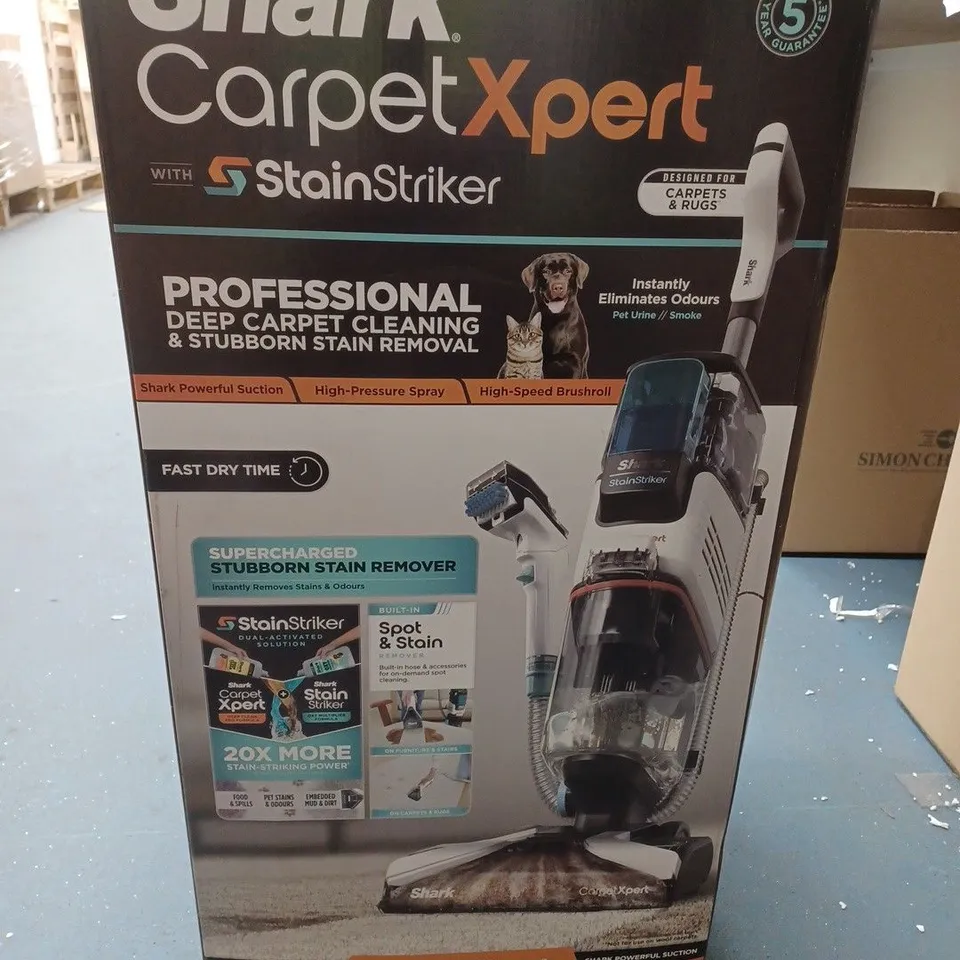 BOXED SHARK CARPET XPERT DEEP CARPET CLEANER & BUILT IN STAIN STRIKER EX200UK - COLLECTION ONLY