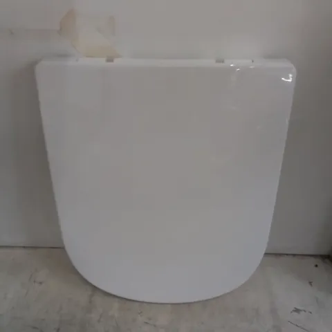 BOXED STUDIO SOFT CLOSE ELONGATED STANDARD TOILET SEAT (1 BOX)
