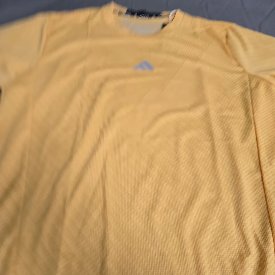 ADIDAS LOGO RUNNING TEE SIZE L