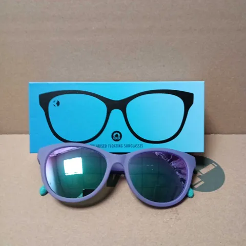 BOXED KYLOE IN THE WILD BUBBA GUMP FLOATING SUNGLASSES