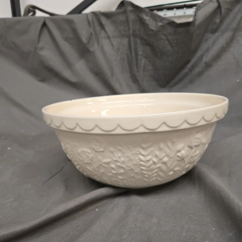 THE RAYWARE GROUP FLOWER PATTERNED CREAM BOWL 