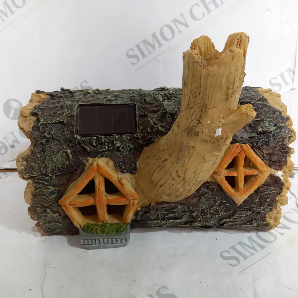 SOLAR POWERED GARDEN LIGHTING DECOR (LOG HOUSE)