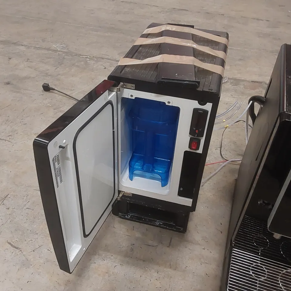 FRANKE A600 COMMERCIAL COFFEE MACHINE WITH MILK CHILLER (2 ITEMS)