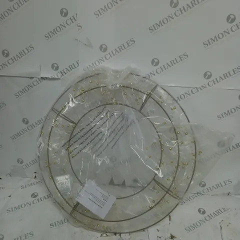 BOXED OUTLET SARA DAVIES GOLD PRE-LIT WREATH 50cm