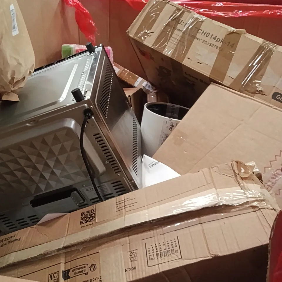 PALLET OF ASSORTED ITEMS INCLUDING - MASSAGE PILLOW