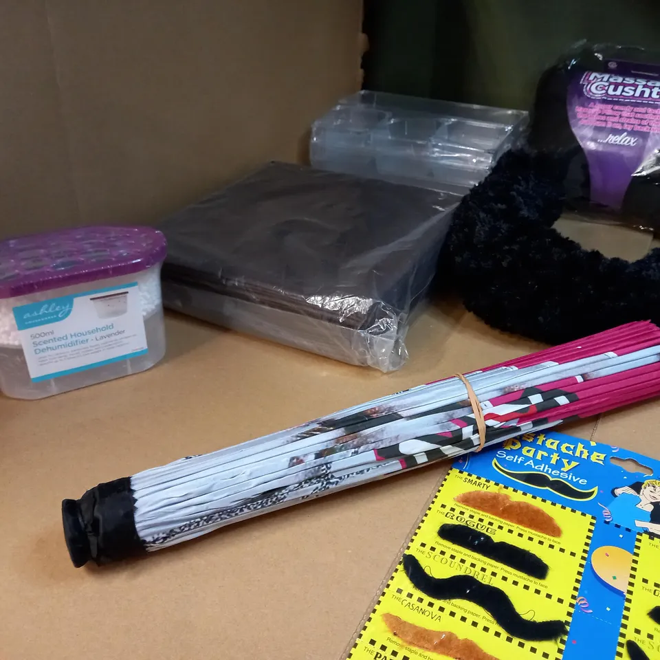 LARGE BOX OF APPROXIMATELY 20 ASSORTED HOUSEHOLD ITEMS TO INCLUDE: DRAUGHT EXCLUDER, KITCHEN CANISTER, MASSAGE CUSHTIE
