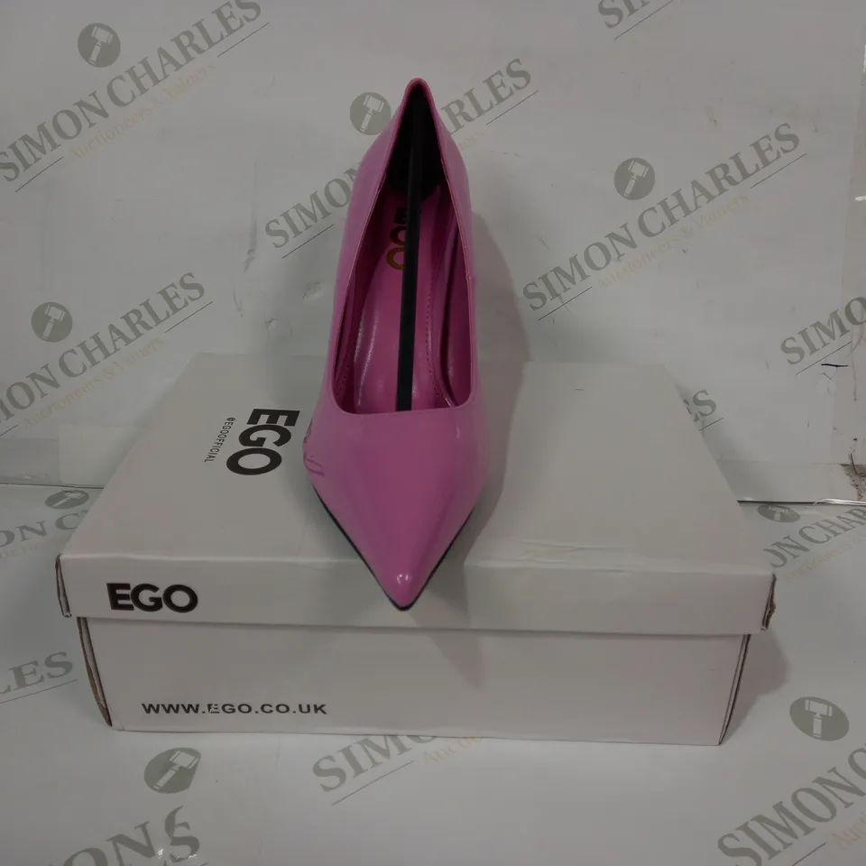 BOXED PAIR OF EGO CLOSED AND POINTED TOE HEELS IN PINK UK SIZE 6