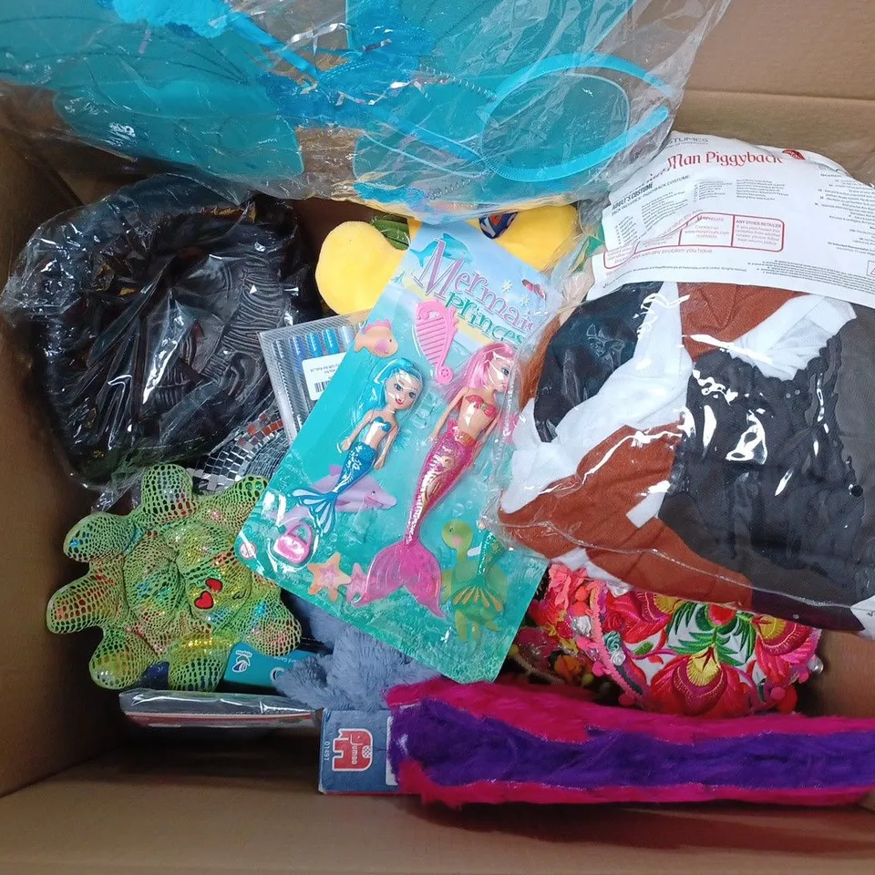 LARGE QUANTITY OF ASSORTED TOYS, GAMES, GIFTS AND NOVELTIES TO INCLUDE RUBBER MONKEY MASK, PLAYDOH, LIFE ON THE FARM 1000PC PUZZLE, ETC