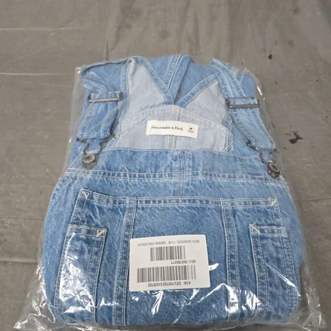 BAGGED ABERCROMBIE AND FITCH DENIM DUNGAREE'S - SIZE M