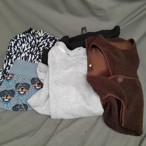 APPROXIMATELY 20 ASSORTED CLOTHING ITEMS IN VARIOUS SIZES TO INCLUDE - VEST, LEGGINGS, SWEATER, ETC