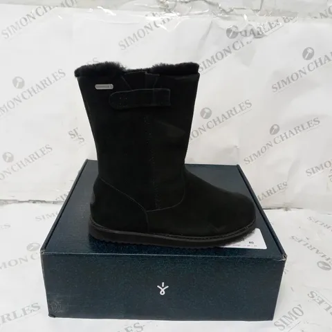 BOXED EMU AUSTRAILIA ELECTRA BOOTS, BLACK - SIZE 5