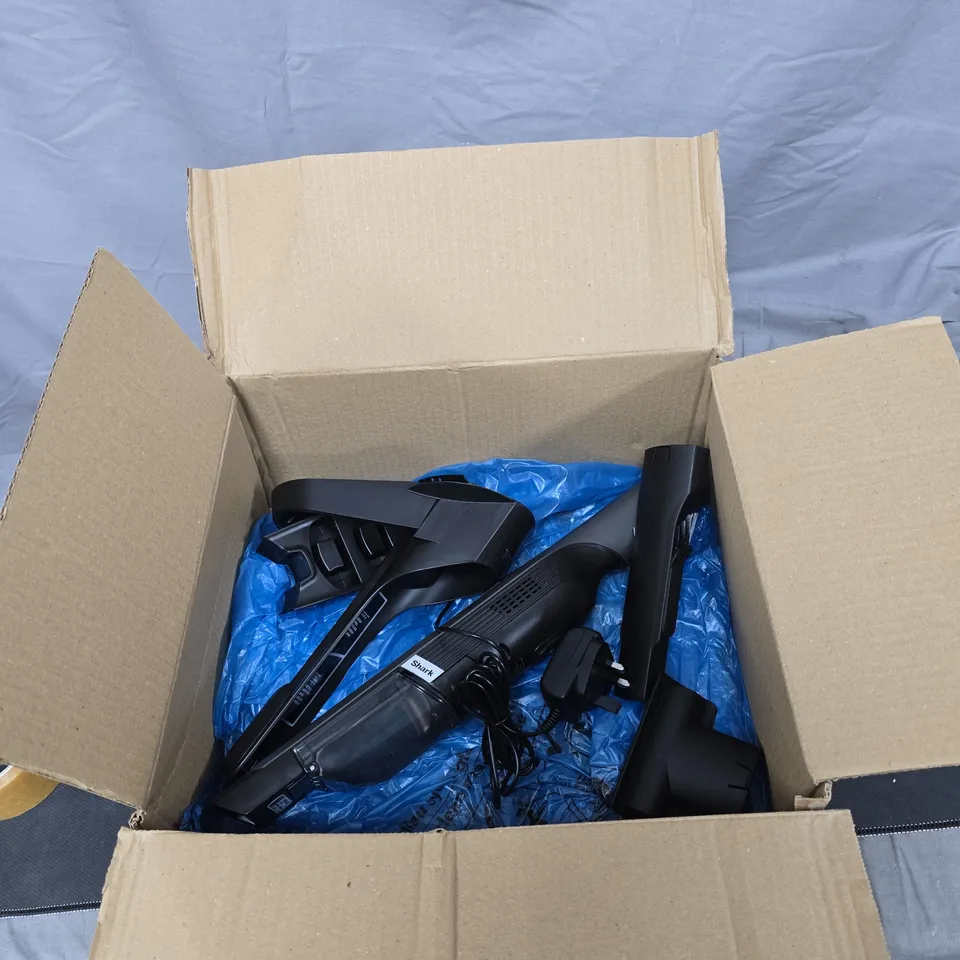 SHARK CORDLESS HANDHELD VACUUM CLEANER