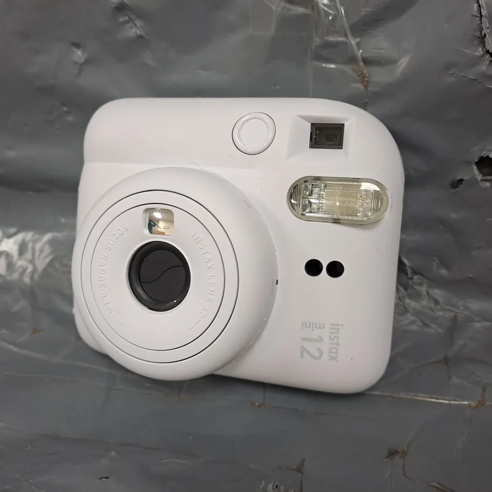 BOXED FUJIFILM INSTAX MINI 12 INSTANT CAMERA 