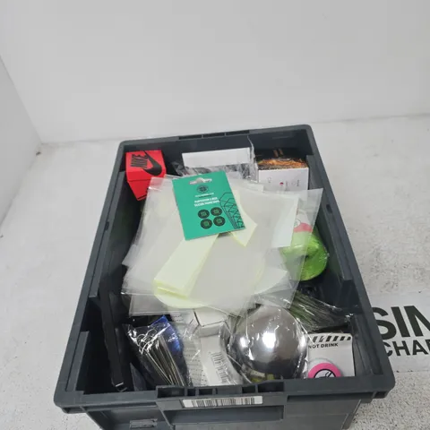TOTE OF APPROXIMATELY 12 ASSORTED ITEMS TO INCLUDE: NIKE SHOE KEYRING 
