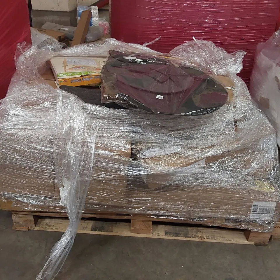 PALLET OF ASSORTED ITEMS INCLUDING: CHOCOLATE FONDUE, HANDED POWER PULLER, MULTIFUNCTIONAL WRITING BOARD ECT