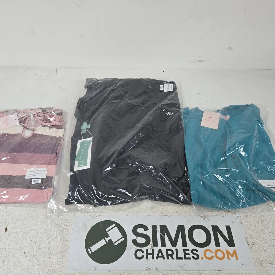 WOMONS CLOTHING PACK – 3 ASSORTED GARMENTS (SEALED PACKAGING) WOMEN'S CLOTHING BUNDLE – APROX 10 ITEMS TO INCLUDE CLOTHING ITEMS JUMPERS , TOPS AND DRESSES