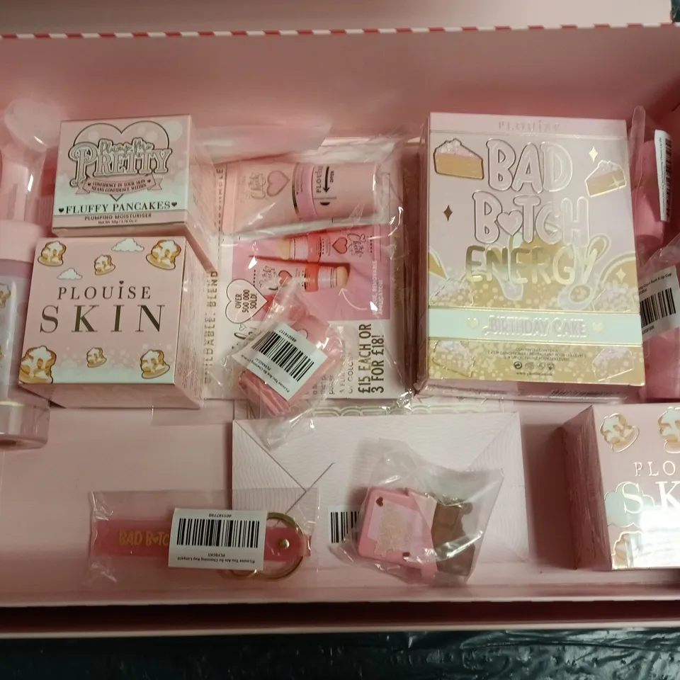 BOXED P.LOUISE BEAUTY GIFT SET TO INCLUDE LIP CONDITIONER, MOISTURISER, MAKE-UP REMOVER ETC 